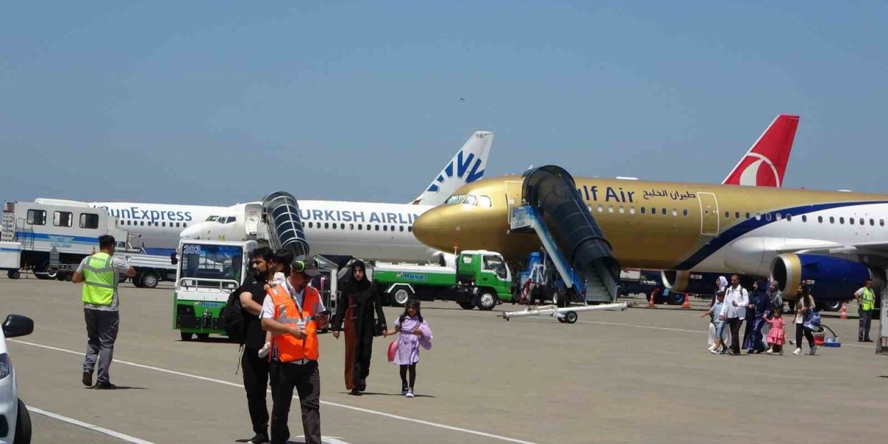 Trabzon Havalimanı’nda turizm sezonu yoğunluğu başladı