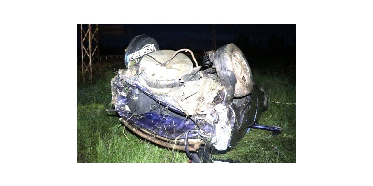 Kütahya’da otomobil şarampole devrildi: 1 ölü, 1 yaralı