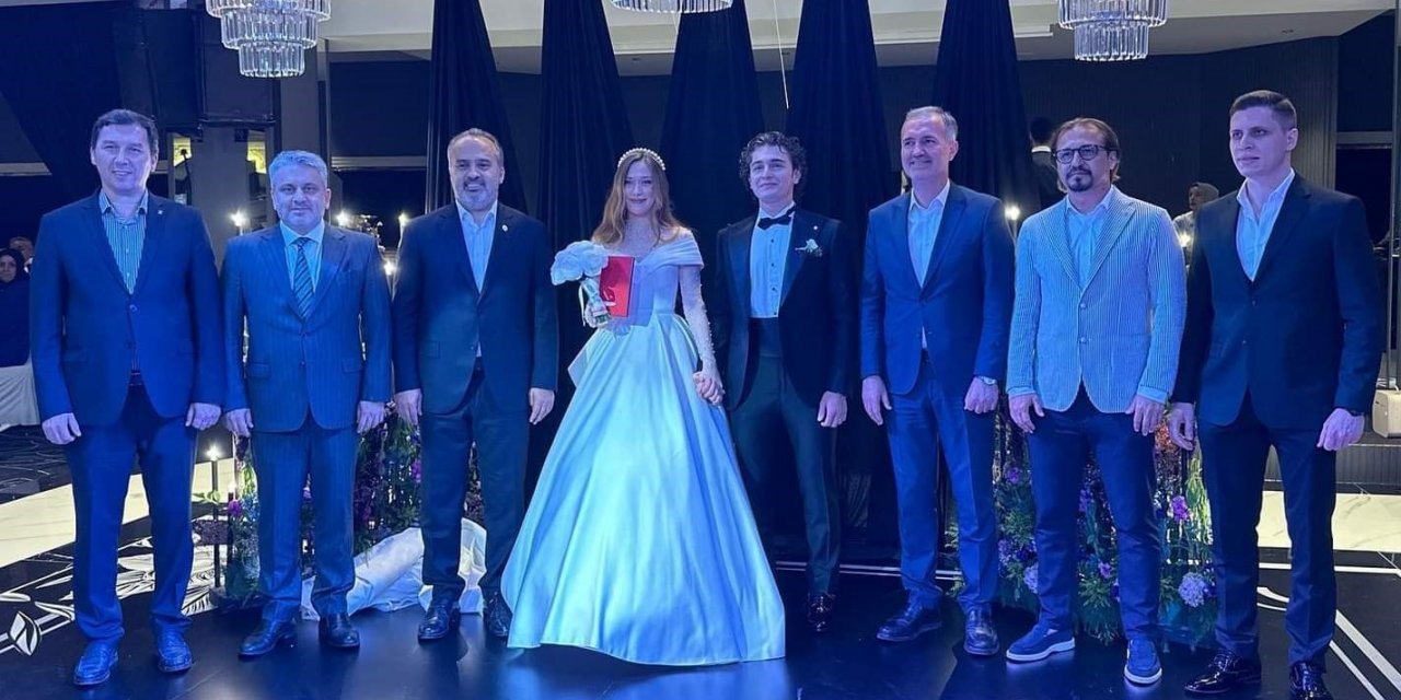 Galatasaraylı eski futbolcunun yeğeni dünya evine girdi