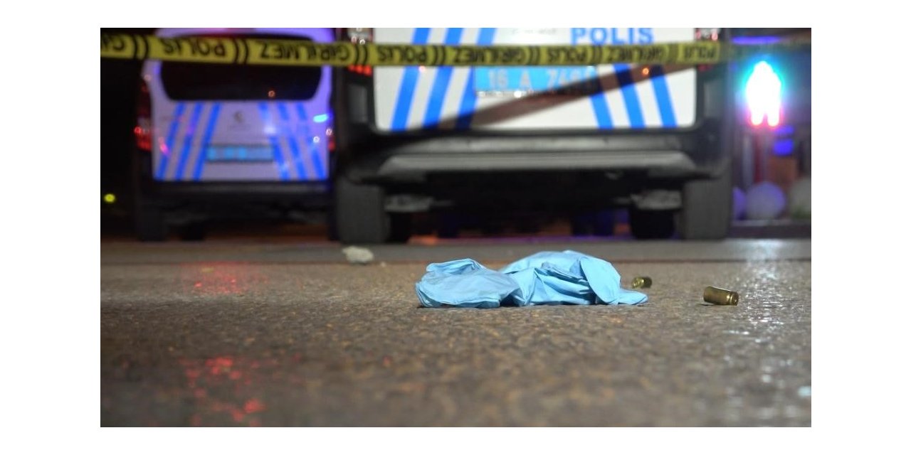 Sokak arasında silahlı saldırıya uğrayan gece kulübü işletmecisi hayatını kaybetti