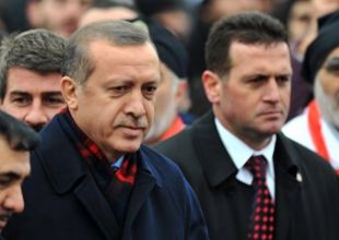 Erdoğan salavatlarla karşılandı!