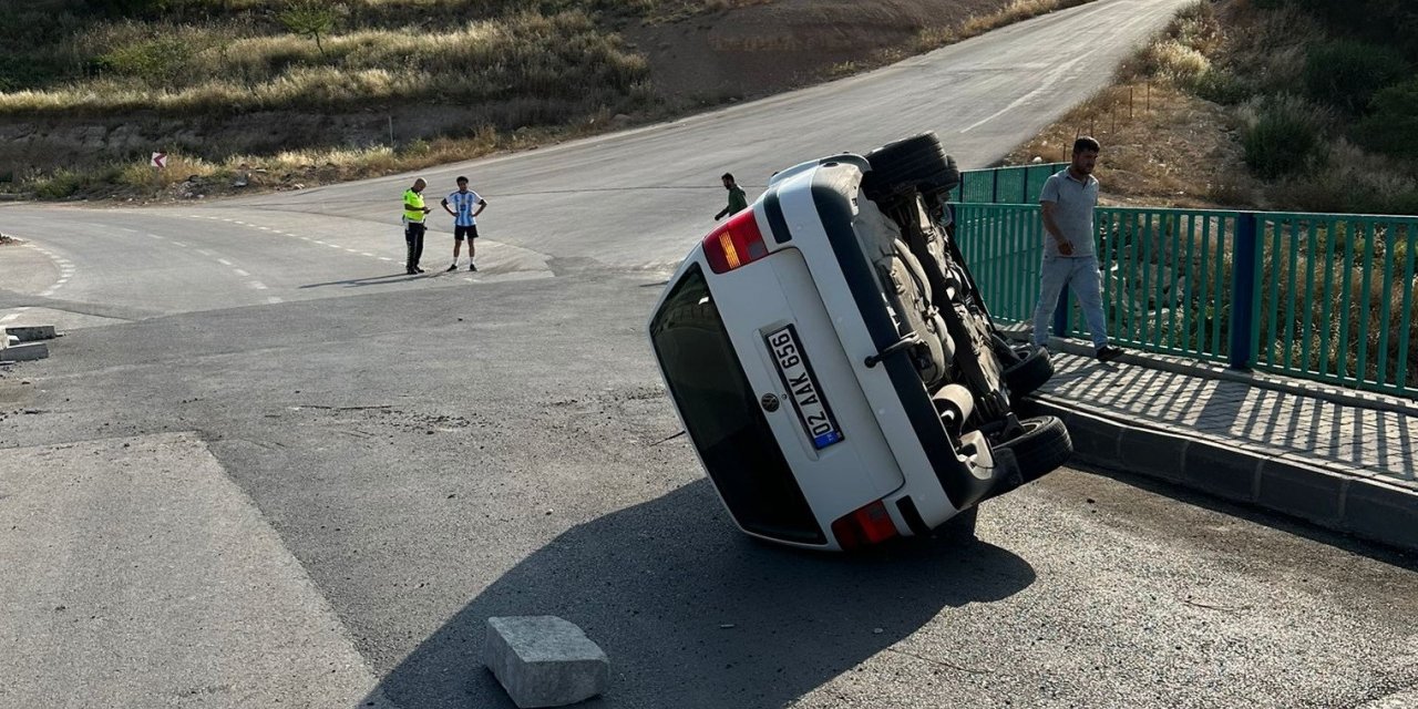 Aynı yolda bir haftada 3 araç takla attı