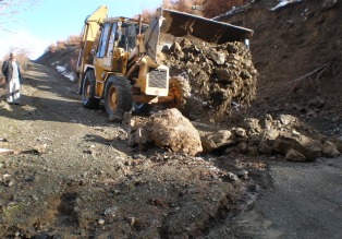 Yağan yağmur Göksu Nehri’ni taşırdı