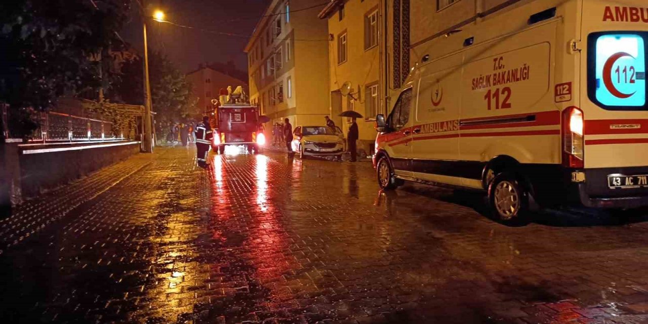 Tavşanlı’daki yangında 1 kişi dumandan etkilendi