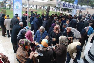 Karatay Belediyesi'nden aşure ikramı