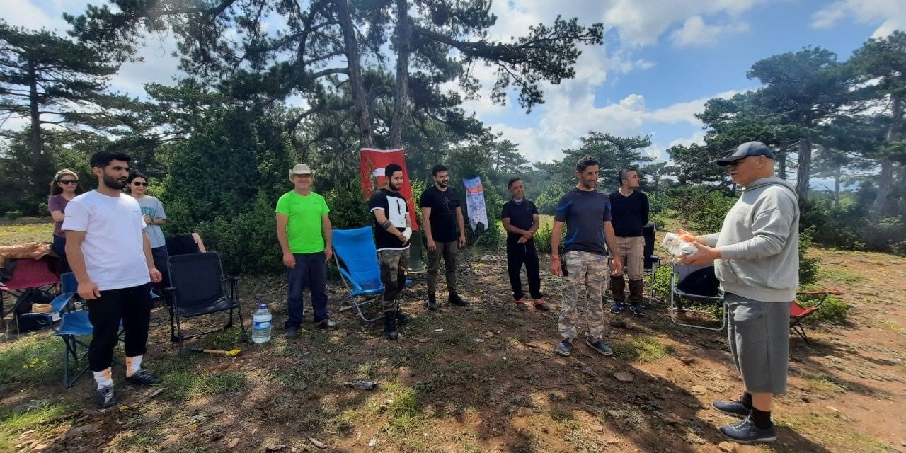Eski vali Çalışıcı doğa yürüyüşüne katıldı