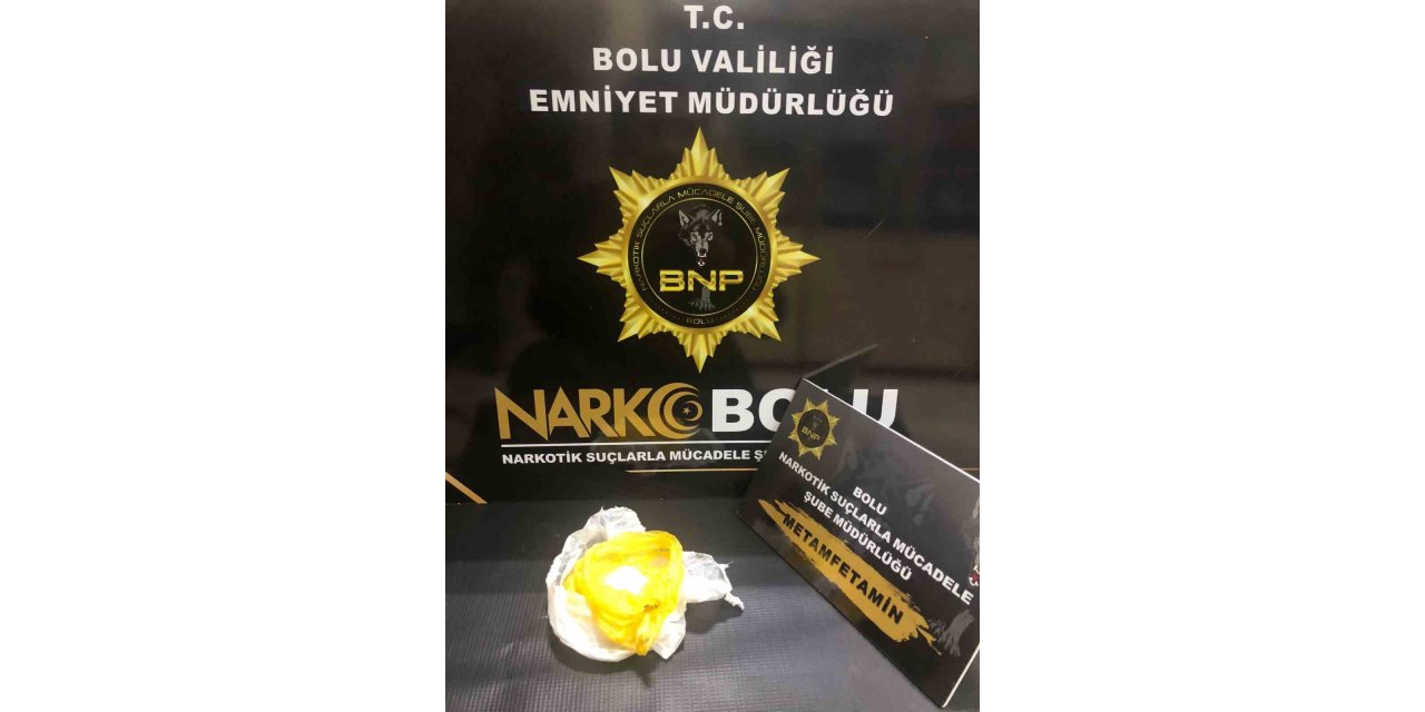 Yolcunun çantasından 45.25 gram uyuşturucu çıktı