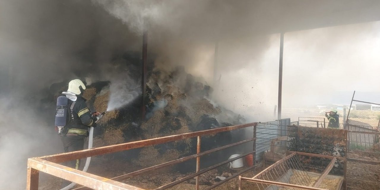 Alev alev yanan samanlıkta binlerce liralık zarar oluştu
