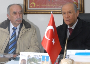 MHP lideri Bahçeli sel mağduru Bozkır'da