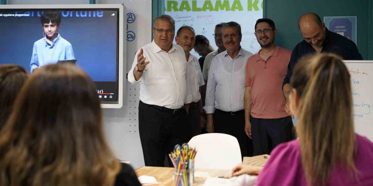 Bilim Yunusemre eğitmenleri ağırladı