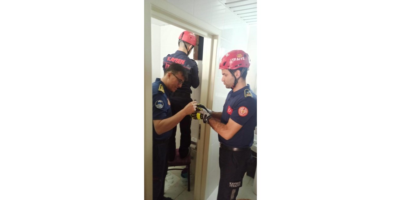 İtfaiyeden 1 saatlik güvercin kurtarma operasyonu