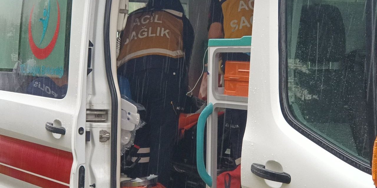 Silah sesine koşan vatandaşlar genç adamı kanlar içinde buldu