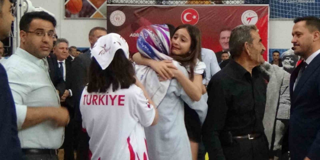 Gençler Tekvando Türkiye Şampiyonası duygusal anlarla başladı