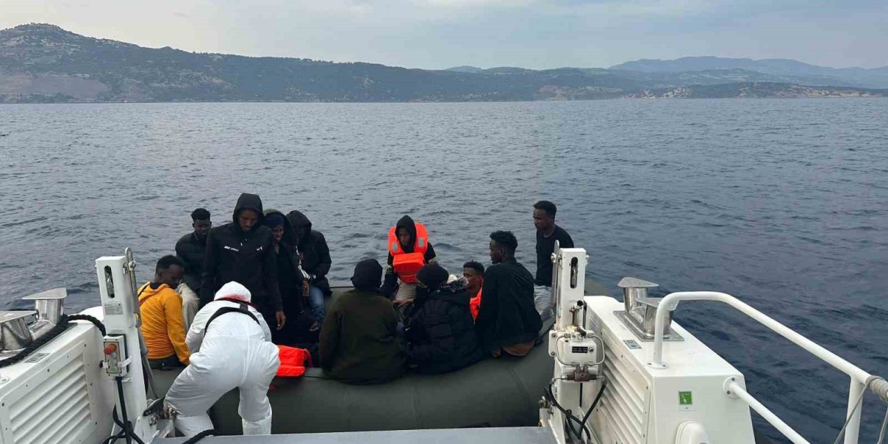 Ayvacık açıklarında Yunan unsurlarınca ölüme terk edilen 35 kaçak göçmen kurtarıldı