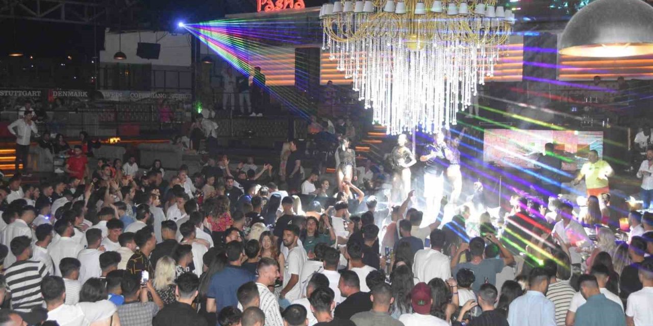 Bodrum’da gece hayatı başladı