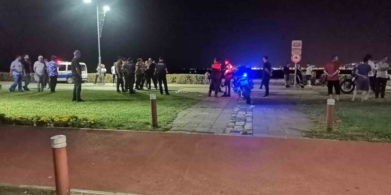 İzmir’de göğsünden bıçaklanan polis ağır yaralandı