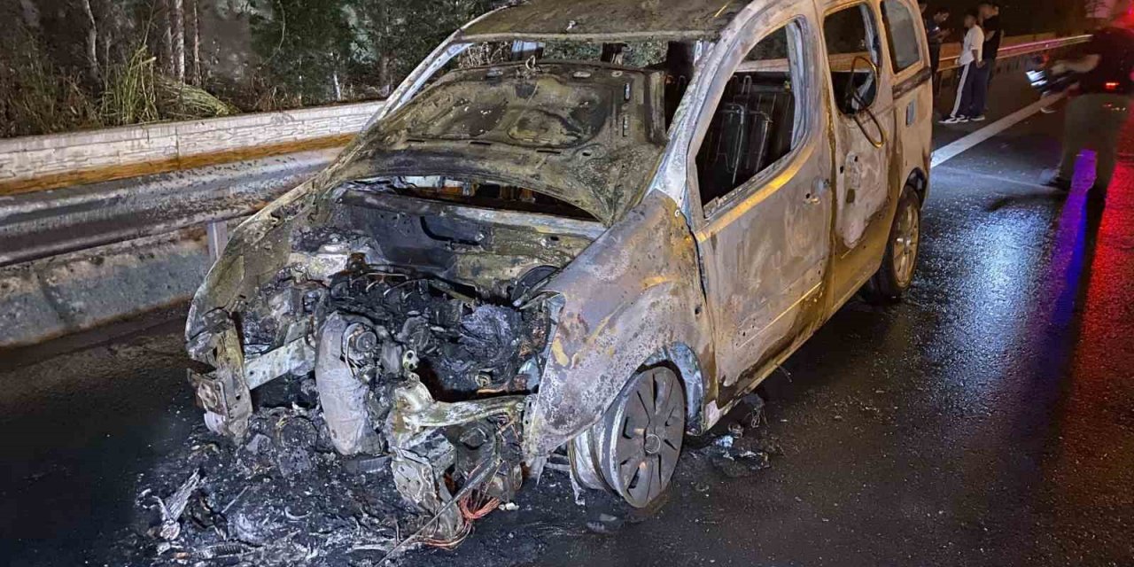 Mahmutbey İstoç önünde peş peşe karşılıklı trafik kazası: 3 ağır yaralı