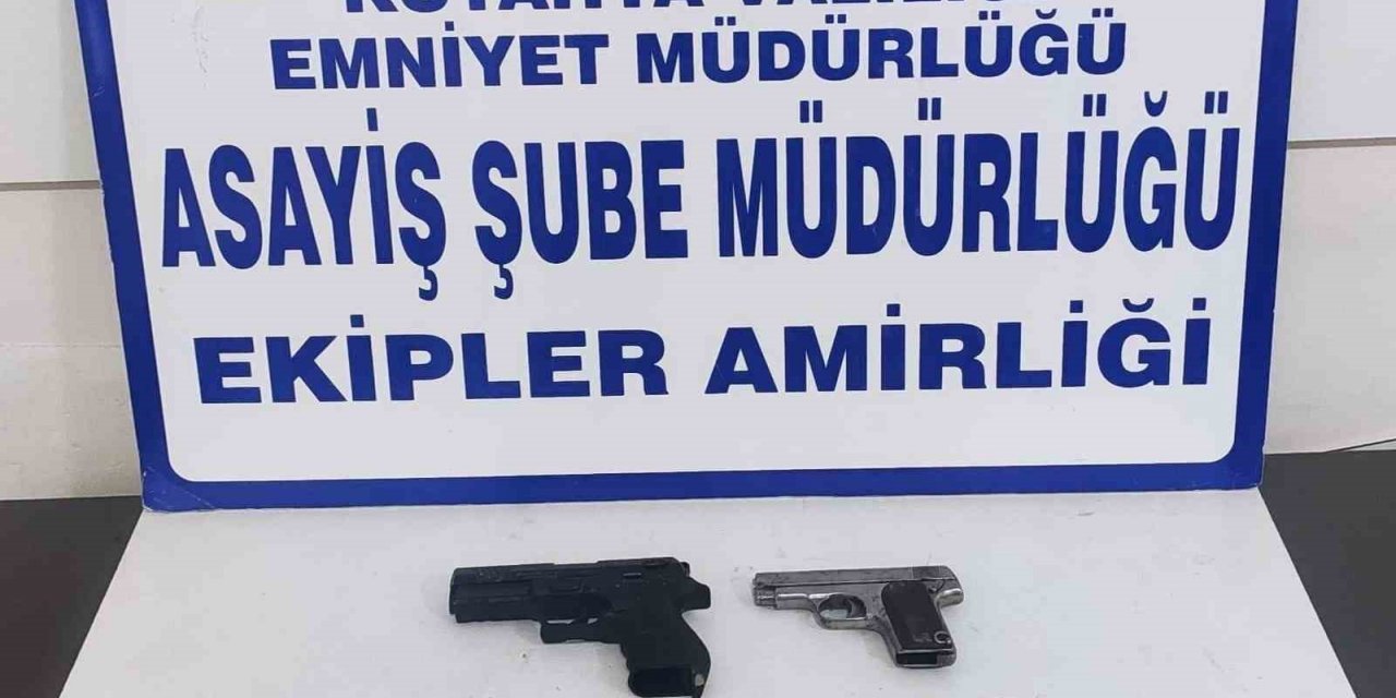 Kütahya’daki uygulamalarda 2 adet ruhsatsız tabanca ele geçirildi