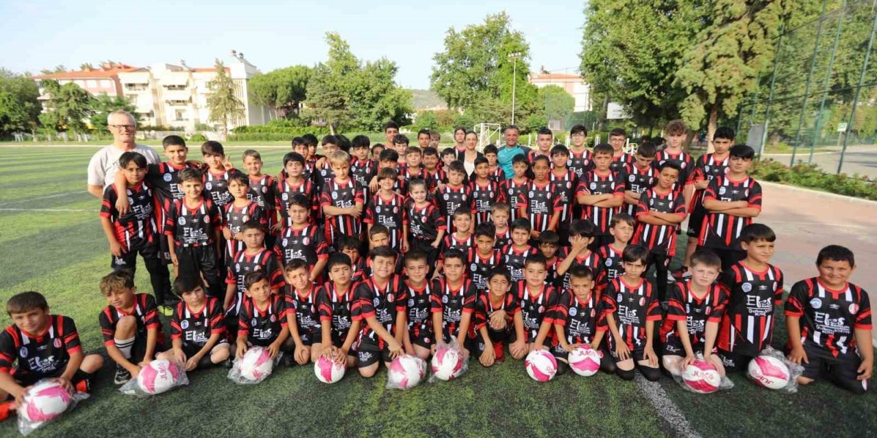 Selçuk Belediyesi’nin spora ve sporcuya desteği devam ediyor