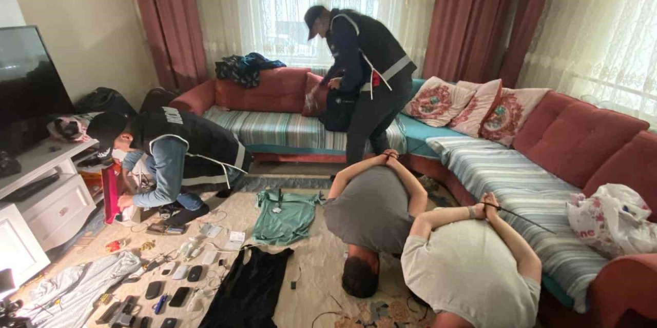 Düzenek kurup ehliyet sınavlarında kopya çeken şebekeye yönelik Ankara merkezli 29 ilde eş zamanlı operasyon