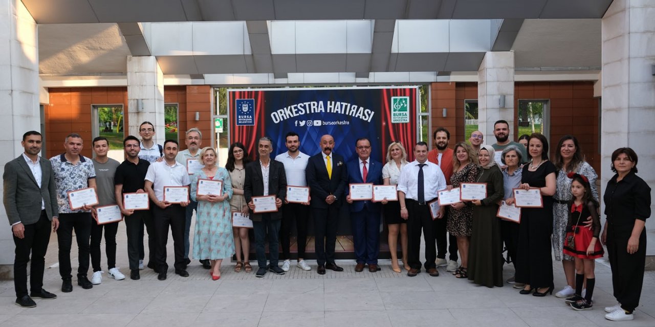 Orkestrada mezuniyet sevinci