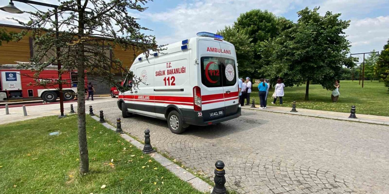 Restoranın bacasında çıkan yangın korkuttu