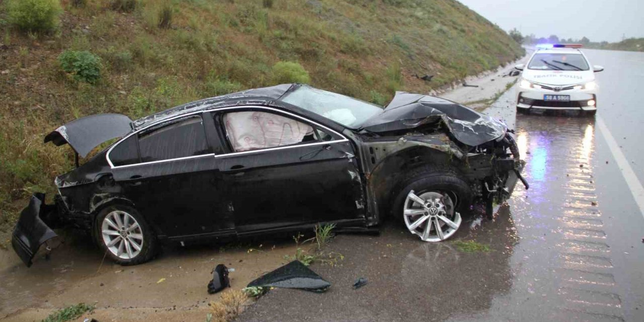 Yağış kazaya neden oldu, 3 kişi yaralandı