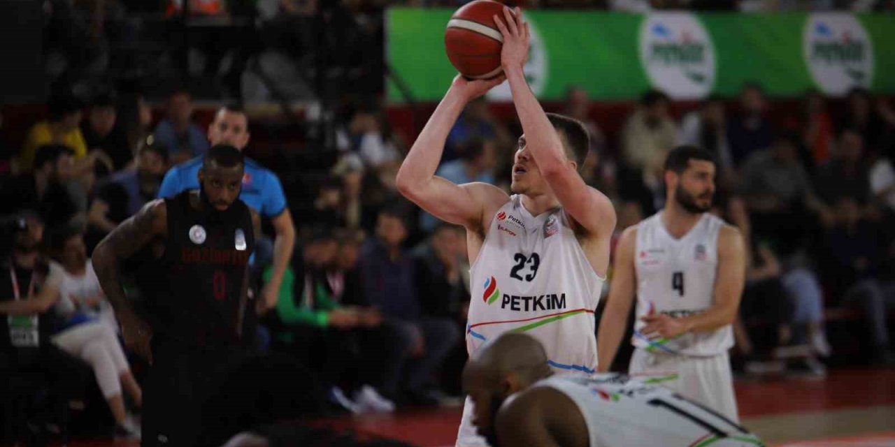 Peyton Aldridge, bir sezon daha Petkimspor’da