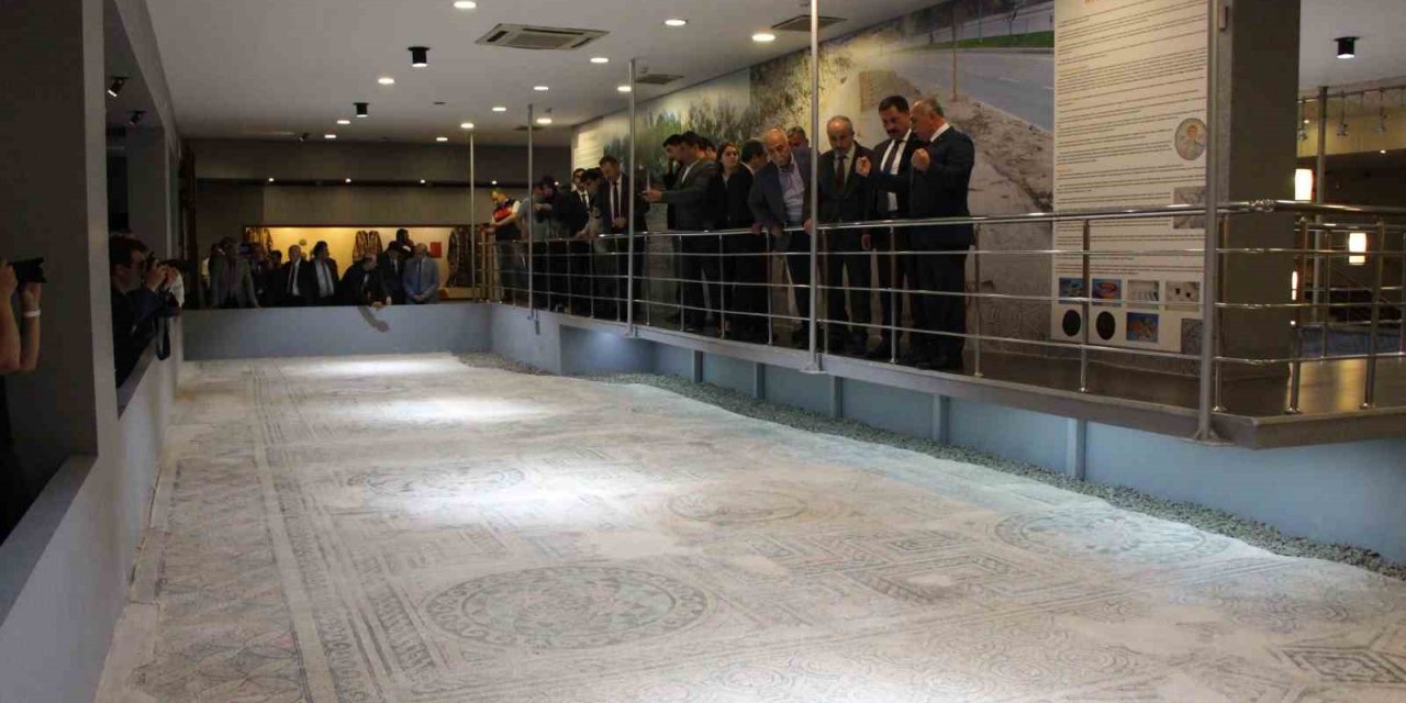 Amasya’da bin 700 yıllık ’mozaik’ sergilenmeye başlandı
