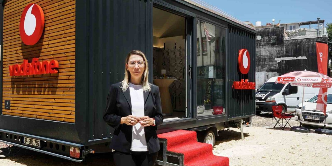 Vodafone’dan afet bölgesine tiny house mağazalar