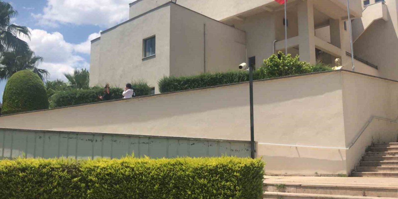 Plajdan çanta çalan hırsızlar adli kontrol şartı ile serbest bırakıldı