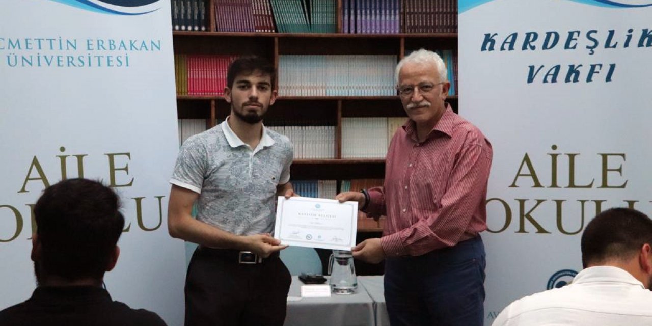 Konya NEÜ Aile ve Gençlik Uygulama ve Araştırma Merkezi çalışmalarına devam ediyor