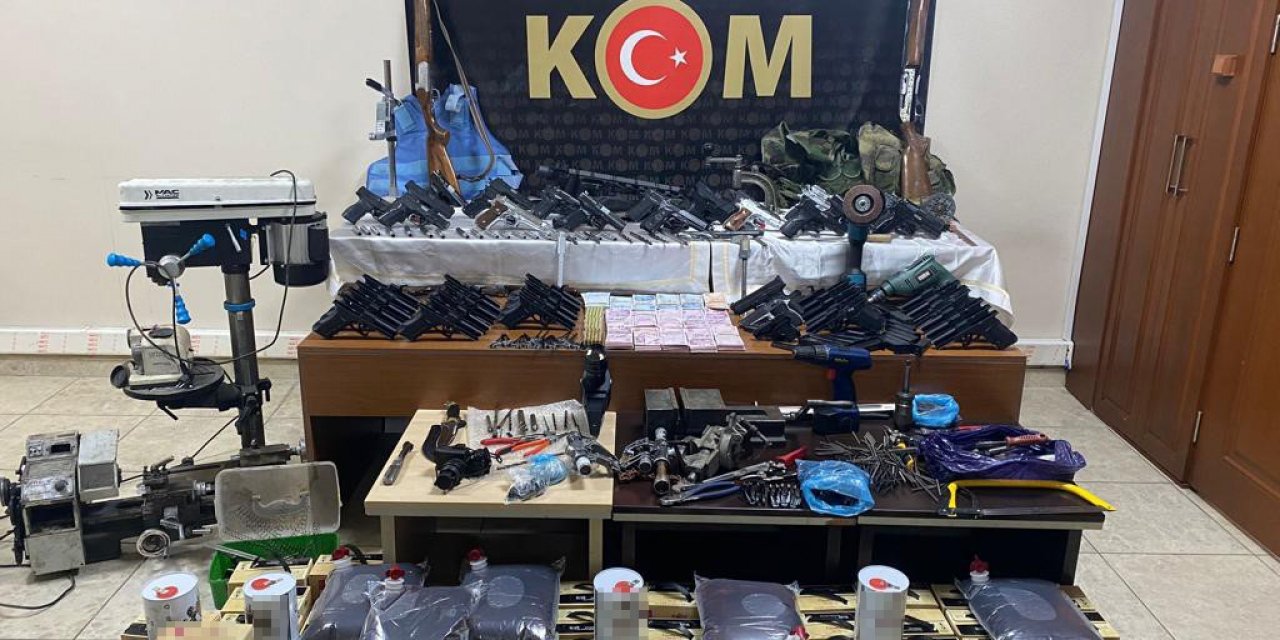 Polisten silah ve mühimmat kaçakçılığı operasyonu: 17 gözaltı