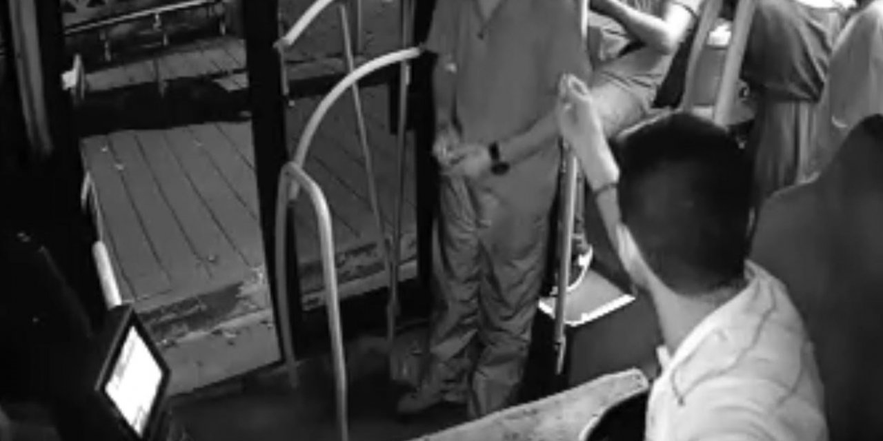 Halk otobüsünde dehşet dakikaları: Ekmek bıçağıyla şoföre saldırdı
