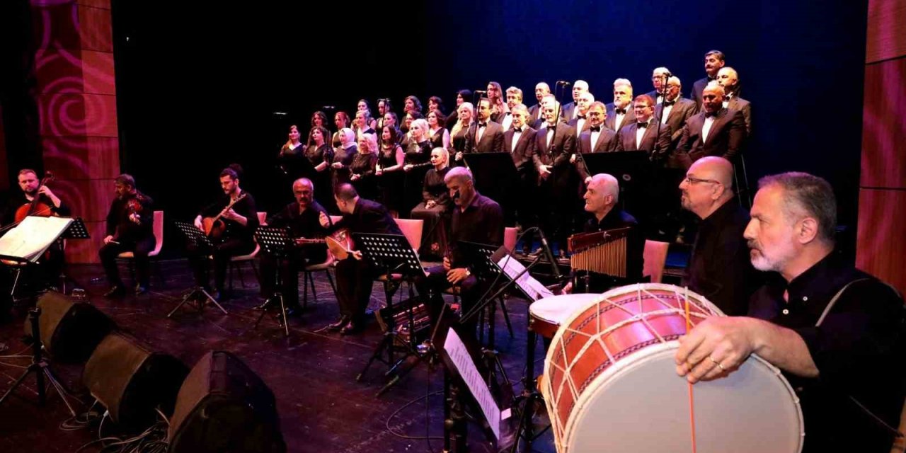 Sağlık çalışanları sahnede: Akılcı ilaç kullanımına dikkat çektiler