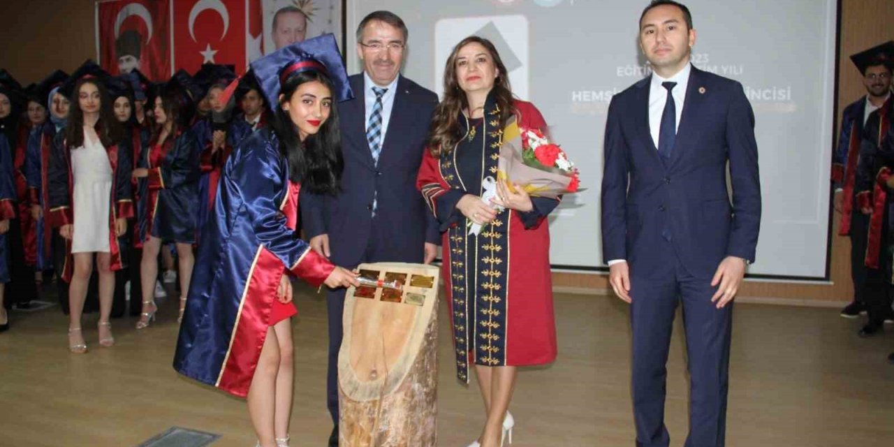 139 hemşire adayı mezun oldu