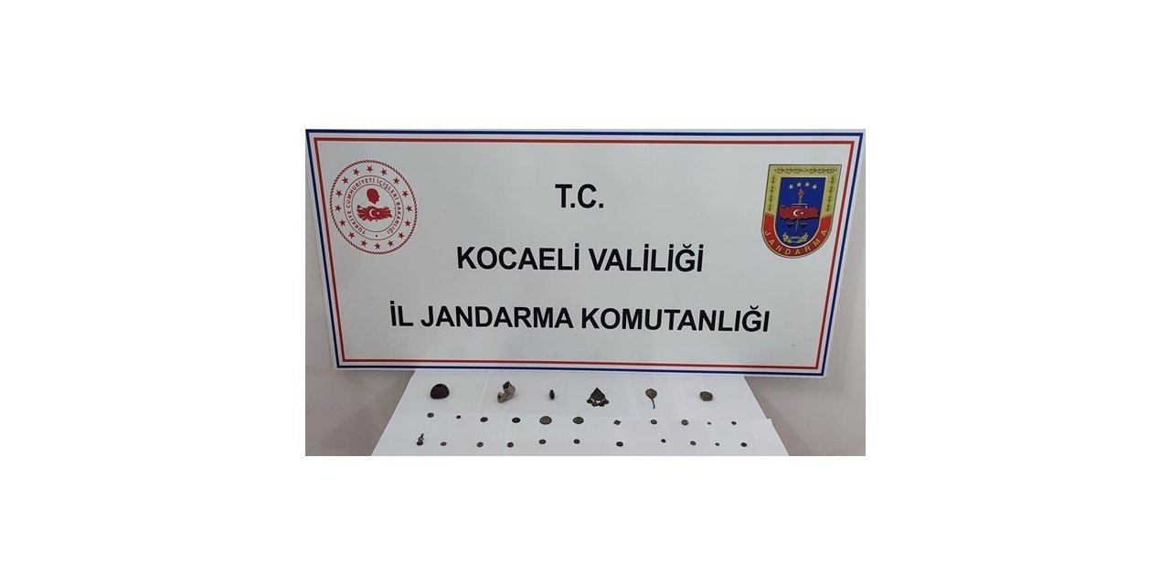 Durdurulan araçta 28 tarihi eser ele geçirildi