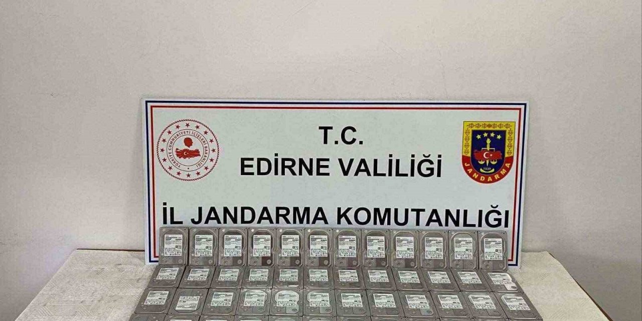 Kapıkule’de gümrük kaçağı 60 adet hard disk ele geçirildi