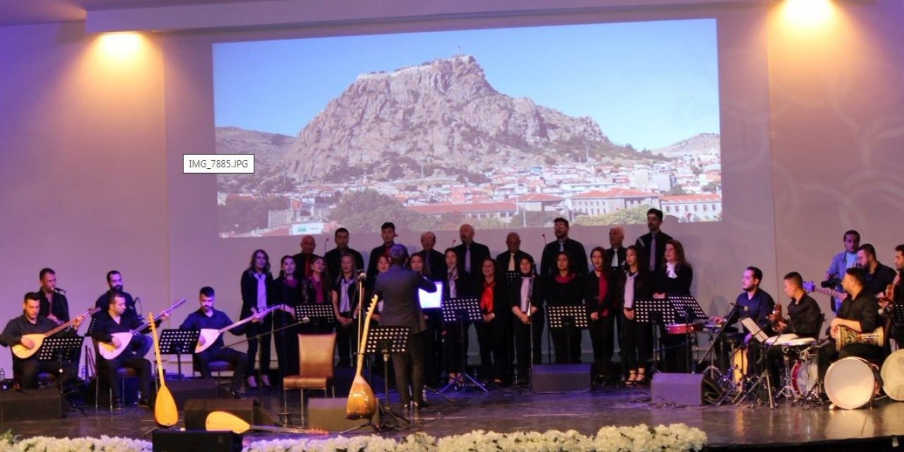 "Rengahenk Anadolu Toprağın Sesi" temalı Türk Halk Müziği Konseri