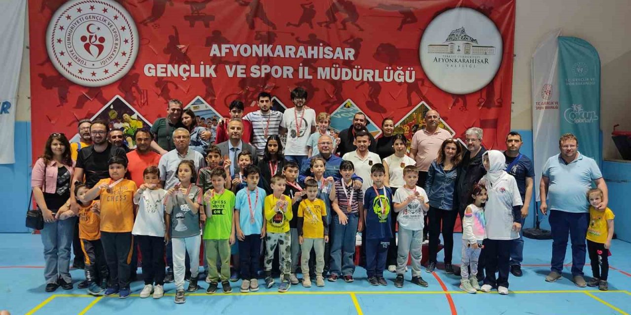 Afyonkarahisar’da satranç turnuvası tamamlandı