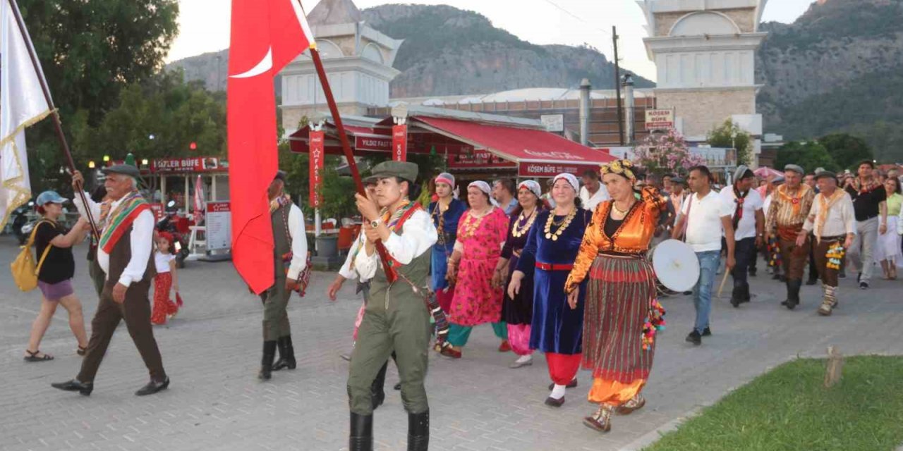 Göcek’te yayla göçü renkli görüntülerle başladı