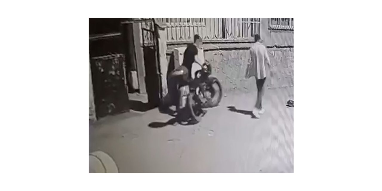 Yoldan geçerken bahçede gördükleri motosikleti çaldılar