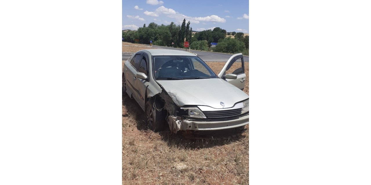 Gölbaşı’nda iki otomobil çarpıştı: 2 yaralı