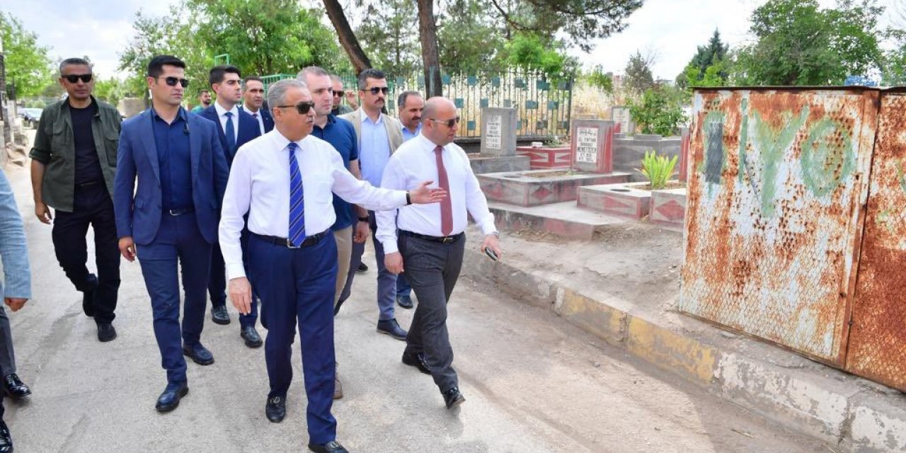 Vali Su, Kurban Bayramı öncesi mezarlıklarda incelemede bulundu