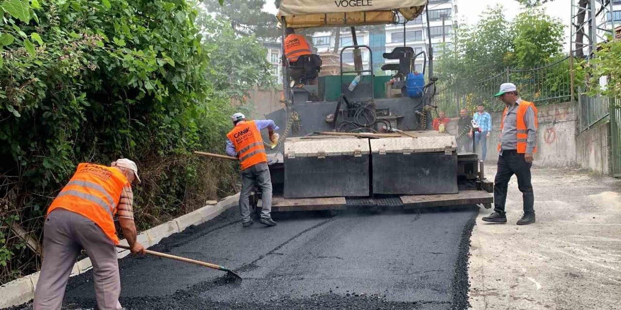 Canik’te yollara bakım