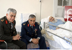 Gaziye, komutanlardan ziyaret