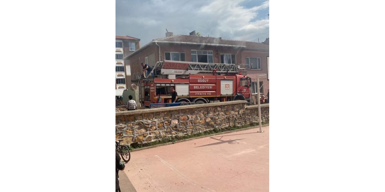 Bilecik’te 2 katlı binada yangın çıktı