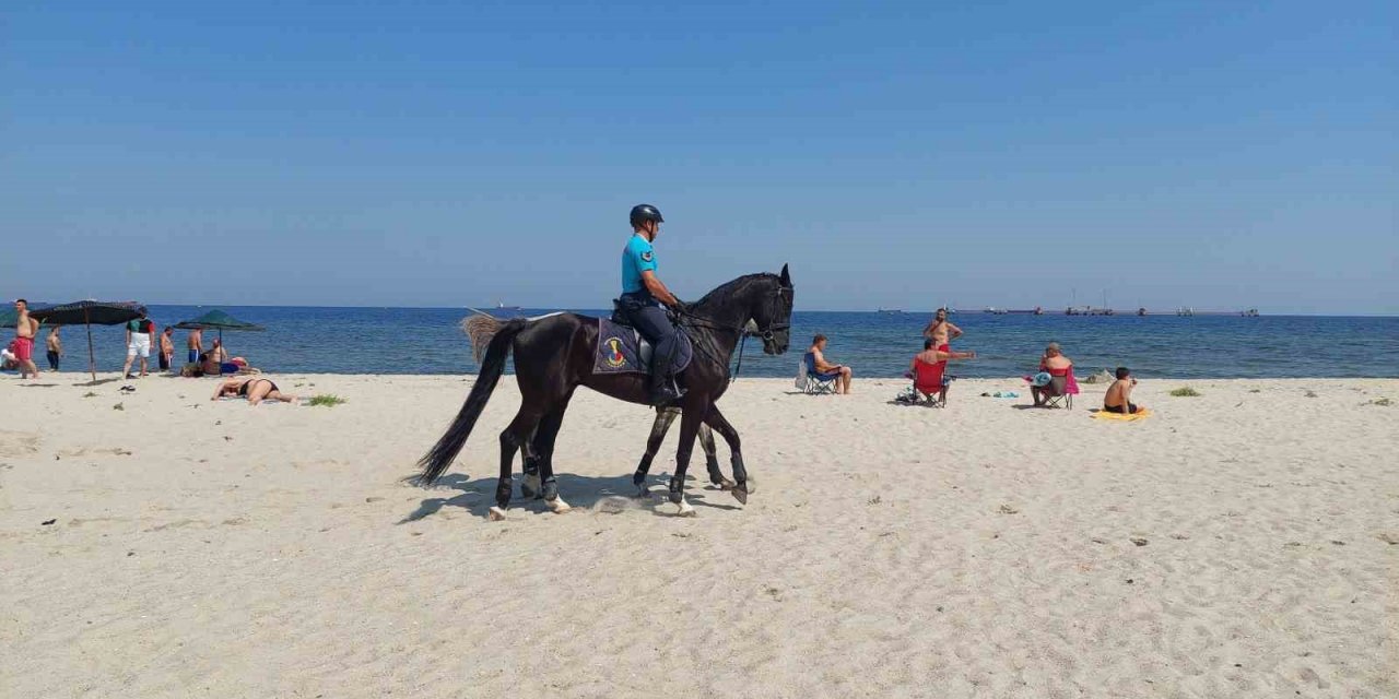 Sahilde atlı devriye başladı: Tekirdağ sahilleri atlara emanet