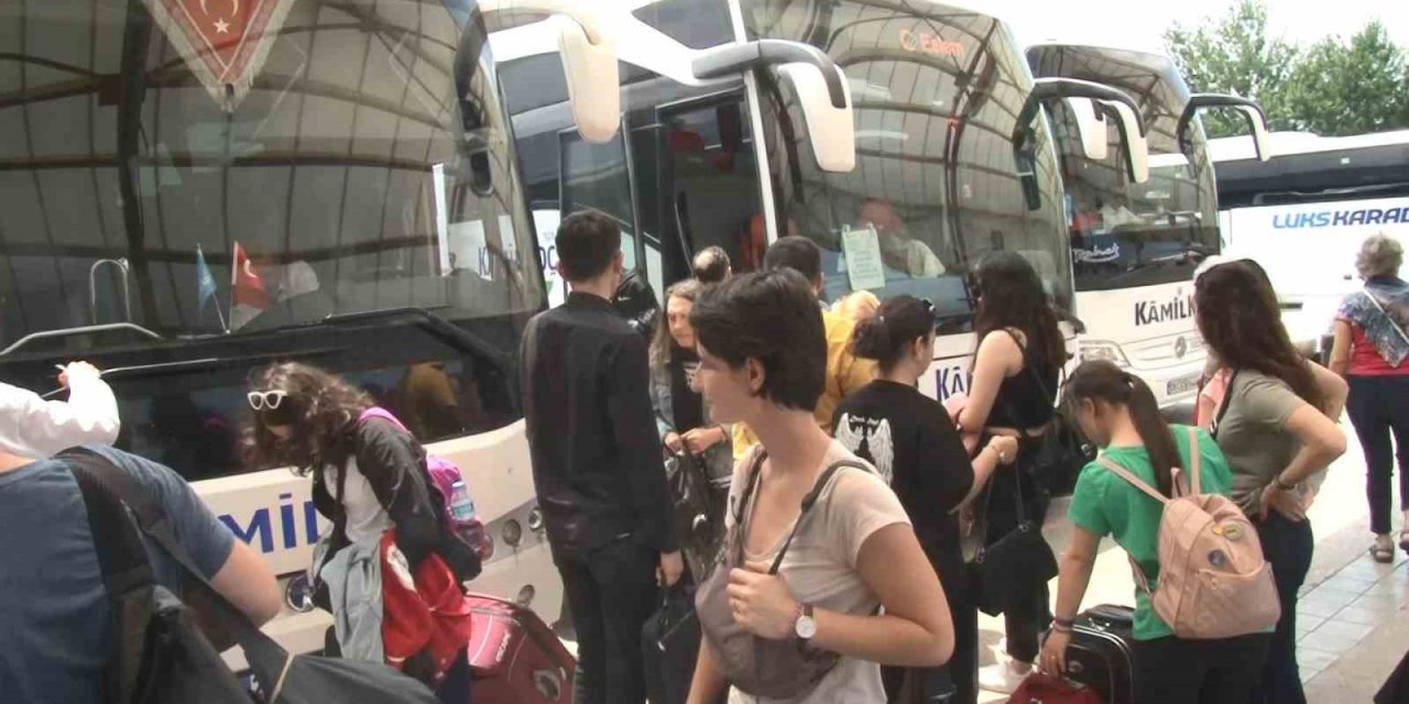 Bursa Otobüs Terminalinde bayram yoğunluğu