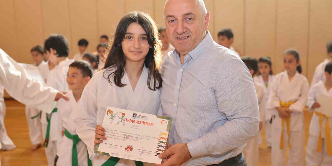 Darıca’nın başarılı sporcuları kuşak atladı